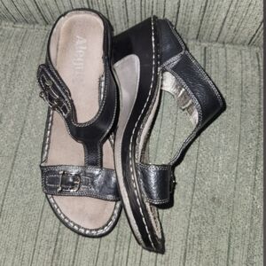 Alegria Lara Wedge sandals